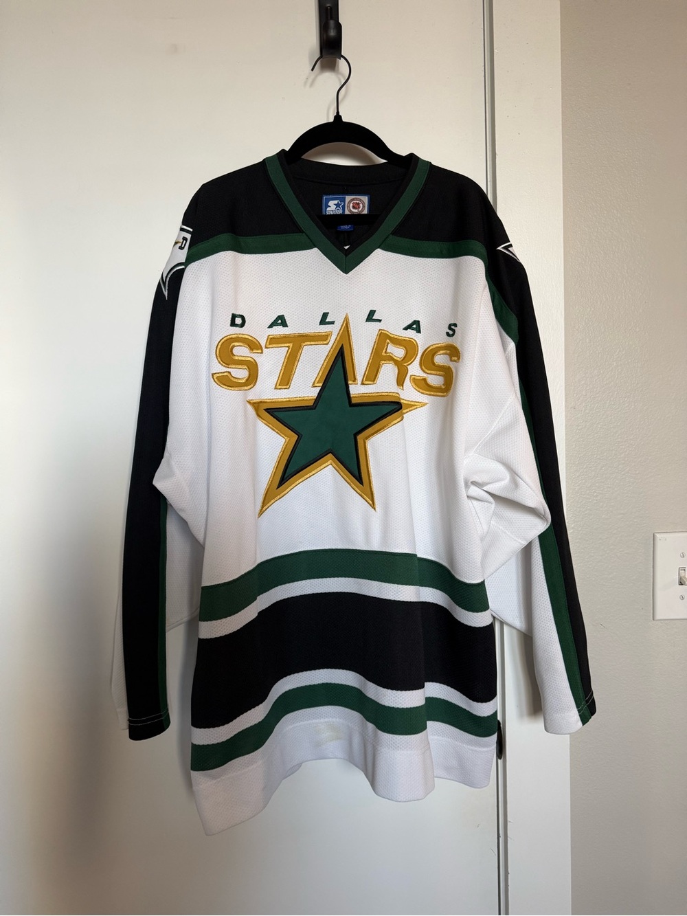 Dallas Stars White, Green & Gold V-Neck Hockey Jersey
